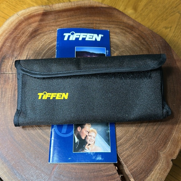TIFFEN 82mm Outdoor Lens Filter Kit - Picture 2 of 9